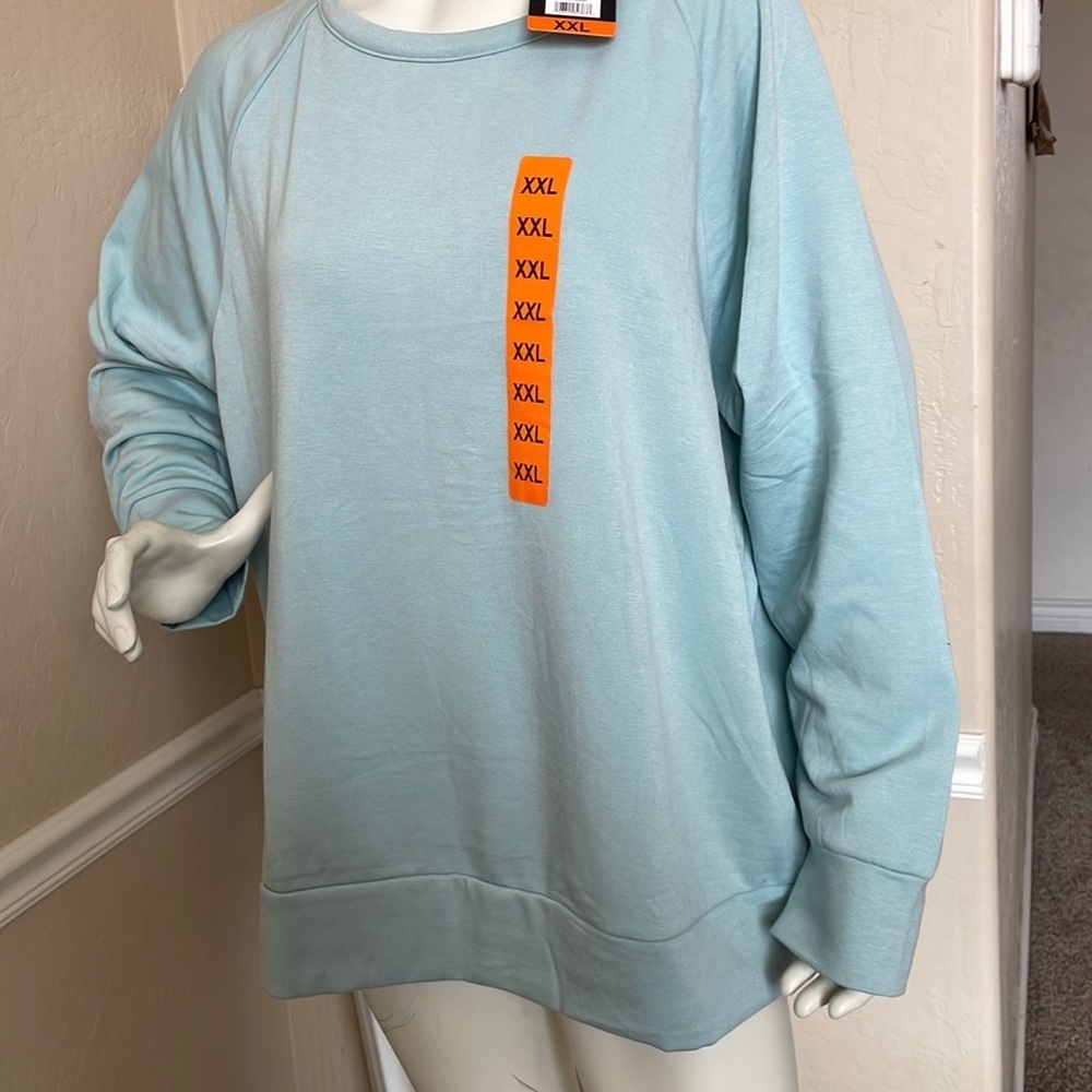 - - Woman’s crew neck